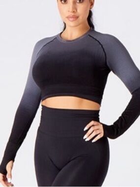 Just Strong crop long sleeve shaping fabric top gray to black size 2X